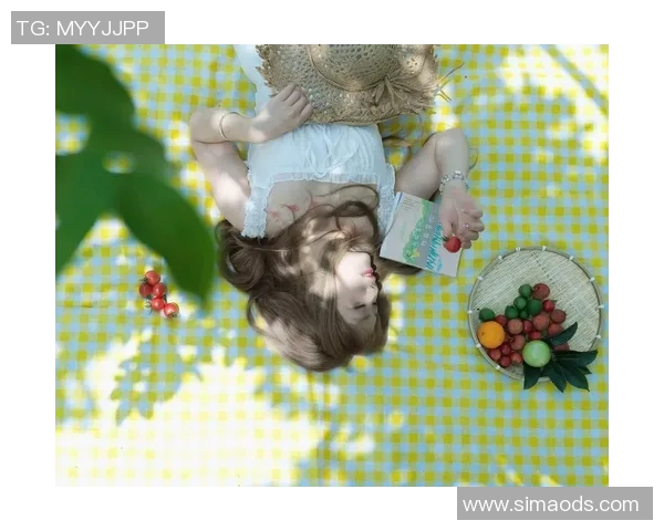 夏日清凉尽显风情 2025年度泳装流行趋势大揭秘